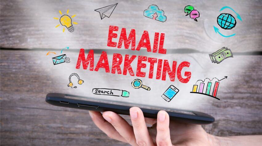 gui Email Marketing khach hàng
